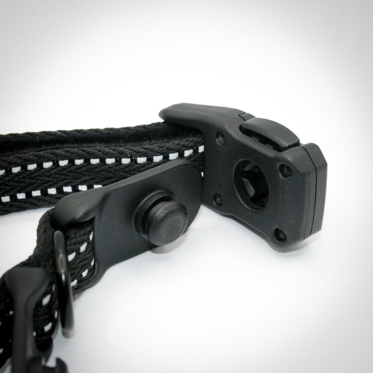 Onyx Black Slim collar — buckle open