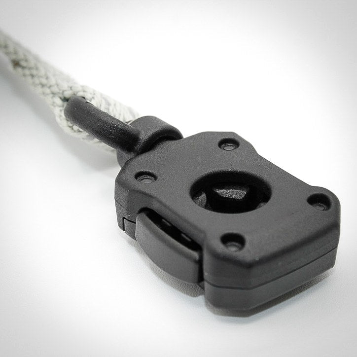 Silver Sage Slim leash — buckle, top view