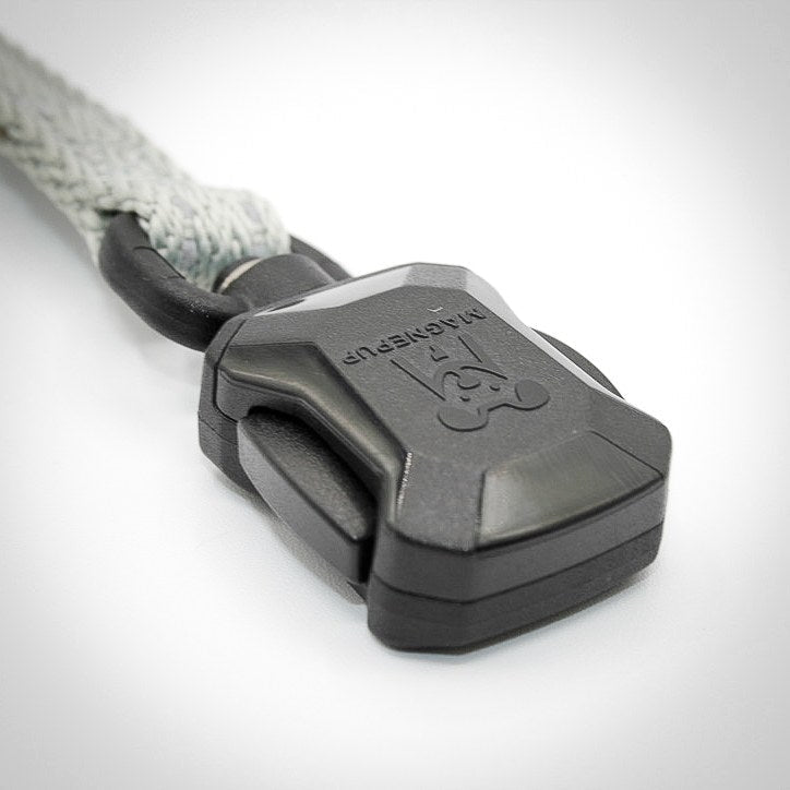 Silver Sage Slim leash — magnetic buckle