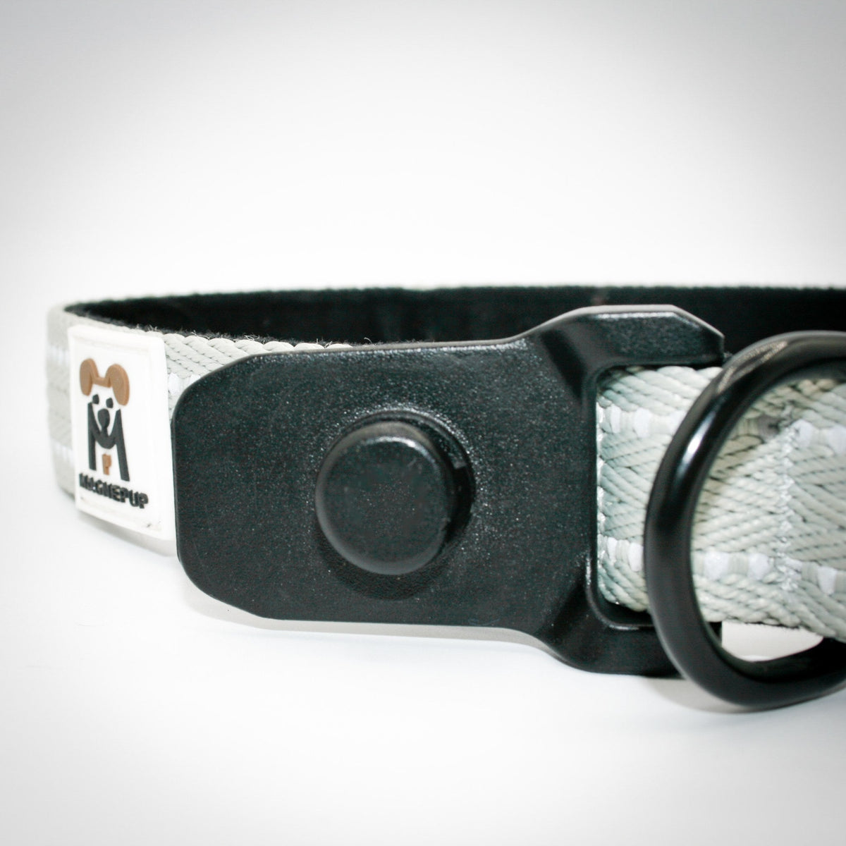 Silver Sage Standard leash clicked onto the Standard collar