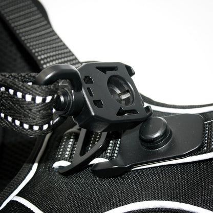 Onyx Black harness magnetic leash attachment, leash released