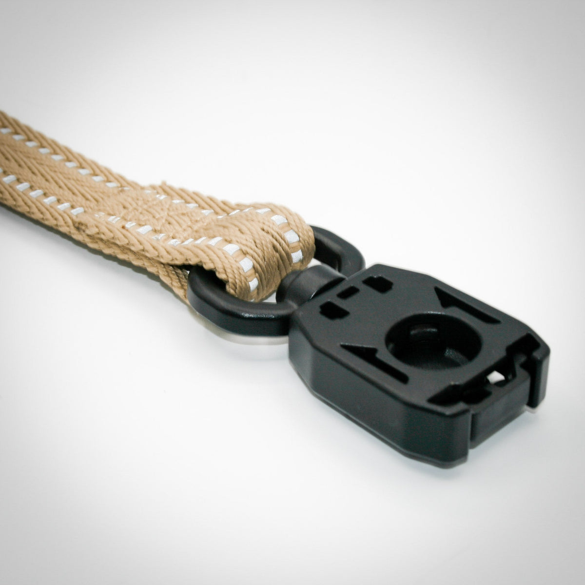 Desert Tan Standard leash — buckle, top view